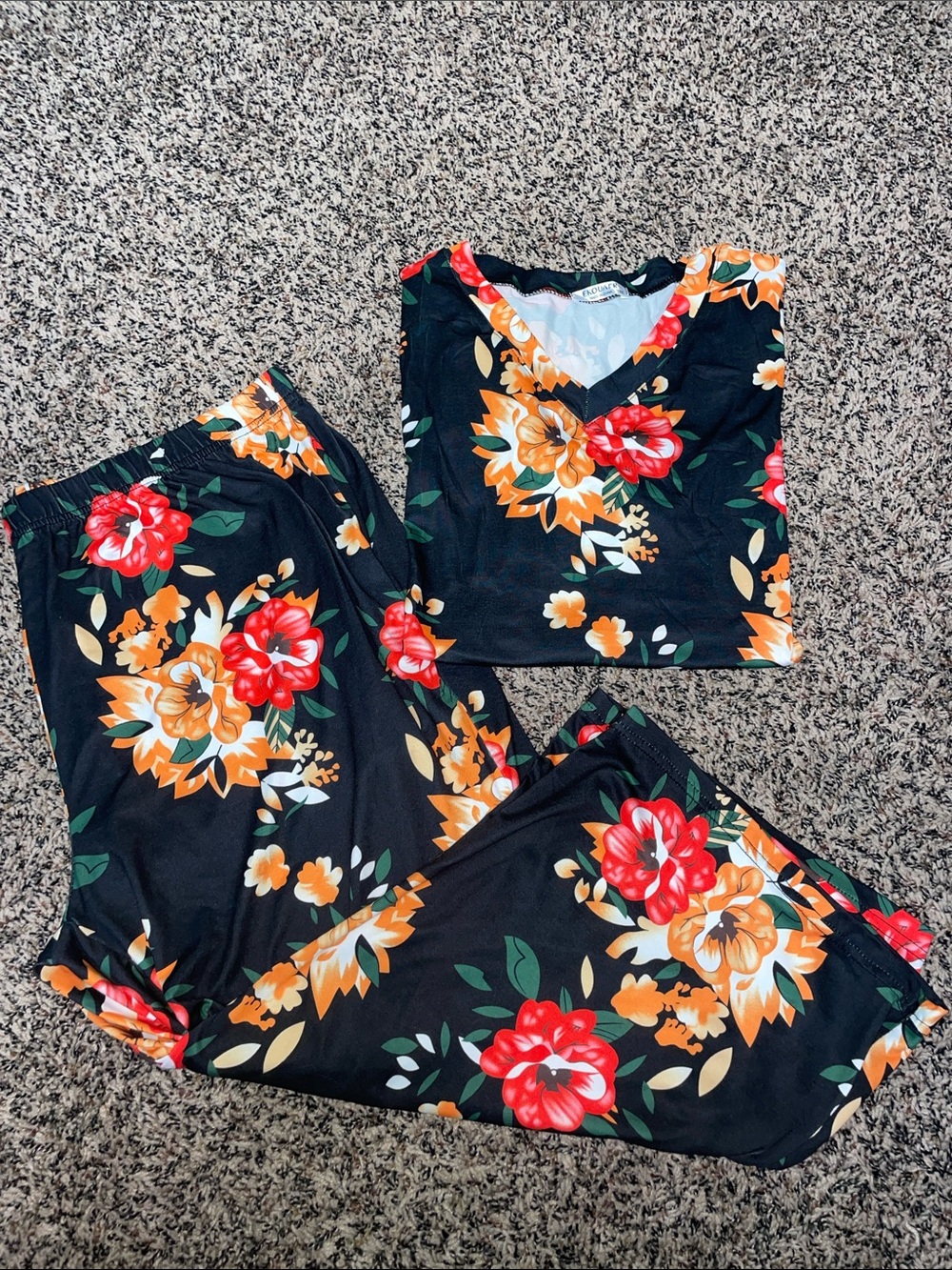 Floral V-Neck Sleep Set in Black with Red & Orange Flowers Plus Size 2X | EUC